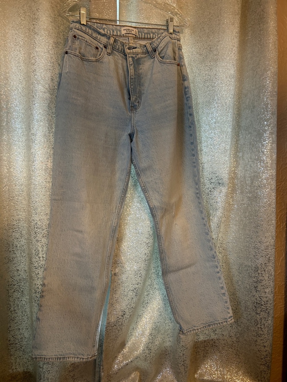 Abercrombie & Fitch - the 90’s Straight Leg Jeans -curve love - Light Wash